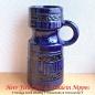 Preview: Dunkelblaue Vintage Vase bzw. Henkelvase aus Keramik mit Relief Dekor aus der DDR der 70er Jahre (Bodenmarke 221-18)