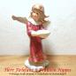 Mobile Preview: GOEBEL Weihnacht - weibliche Engelfigur mit weinrotem Gewand mit Golddekor und weißer Schale in der Hand (22cm)