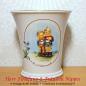 Preview: Weiße Hummel Vase von Goebel aus Porzellan mit Max und Moritz Motiv (Motiv Hum 123) (12cm hoch)