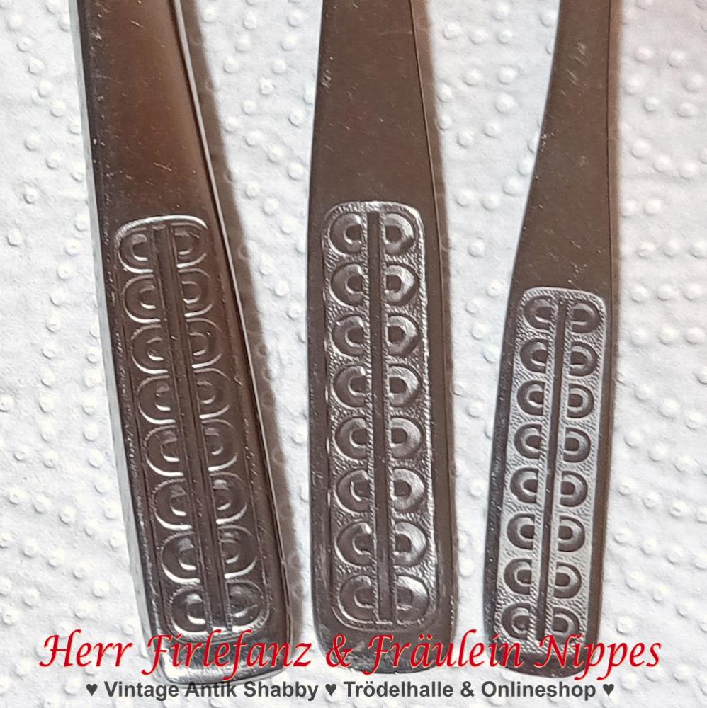 37tlg. Vintage DDR Besteck (Messer, Gabel, Löffel, Teelöffel, Kuchengabel, Servierbesteck) für 6 Personen mit Retro Dekor am Griff aus den 80er Jahren