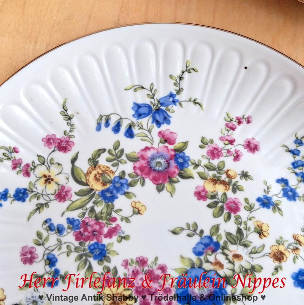 Preview: 6 Frühstücksteller mit großflächigem Blumendekor (Henneberg)