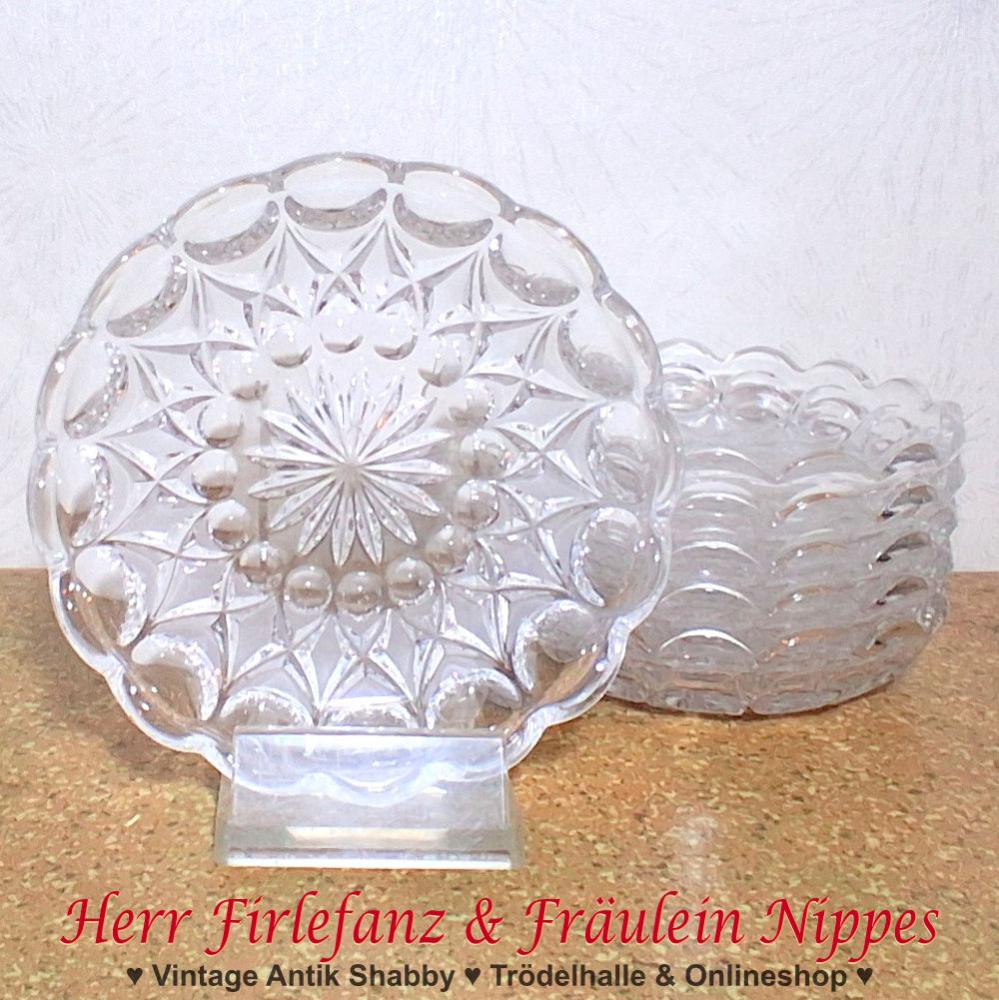 kleine runde Vintage Teller für Eis, Dessert und Kuchen aus Bleikristall / Glas mit Dekor aus Kreisen und geschwungenem, gewellten Rand (Nachtmann)