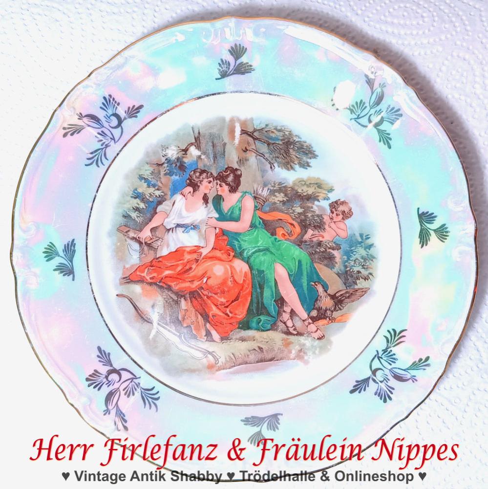 9 Vintage Frühstücksteller mit Perlmutt Dekoren