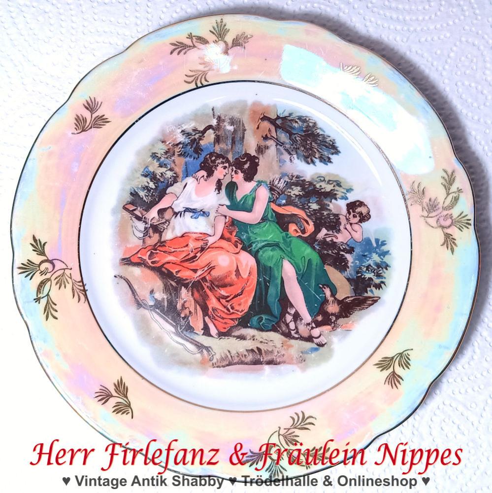 9 Vintage Frühstücksteller mit Perlmutt Dekoren