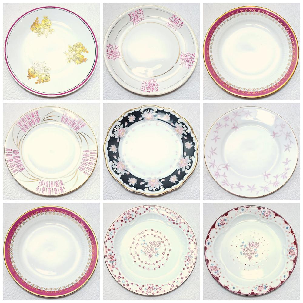 10 alte Vintage Frühstücksteller bzw. kleine Teller aus Porzellan mit verschiedenen roten / rotbraunem Dekoren im Mix Set