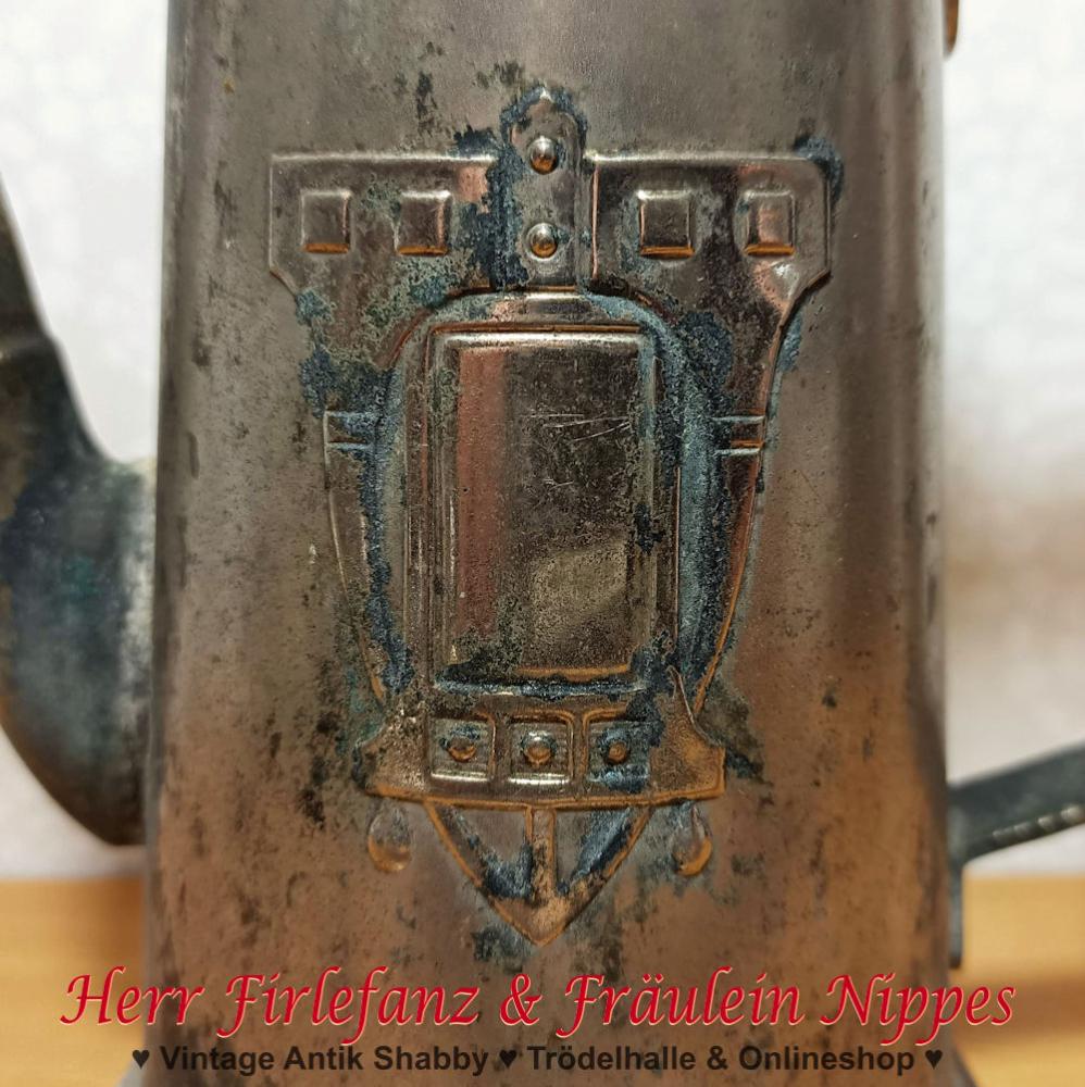 Antike Kaffeekanne aus Metall