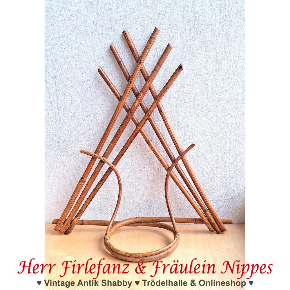 Alter Vintage Wandhalterung für Blumentopf aus Rattan  Bambus inkl. Übertopf aus Kunststoff aus den 50er  60er Jahren der DDR