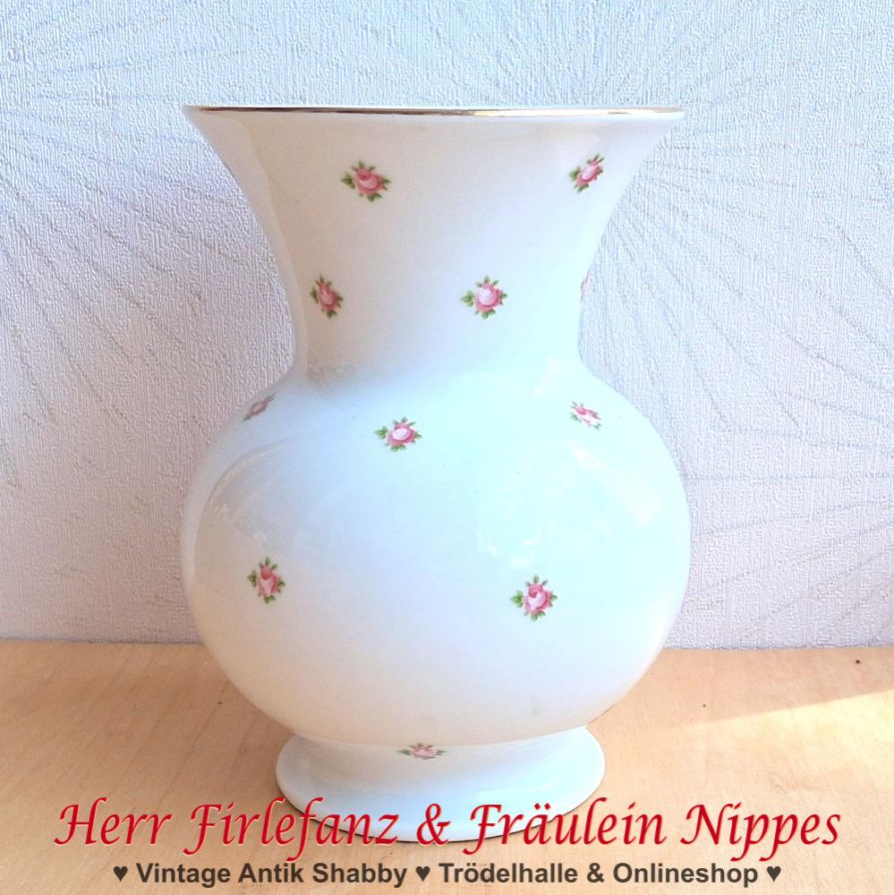 Bauchige Vintage Vase aus weißem Porzellan mit rosa Streublumen bzw, kleinen Rosen und Goldrand (Royal KPM Kerafina, 593)
