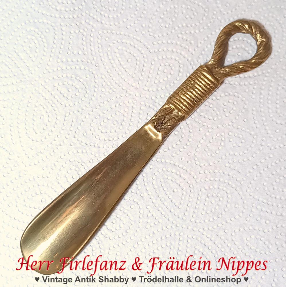 Goldfarbener Schuhanzieher  Schuhlöffel aus Metall insbesondere Messing mit verziertem Griff im Antik Stil (20,5cm)
