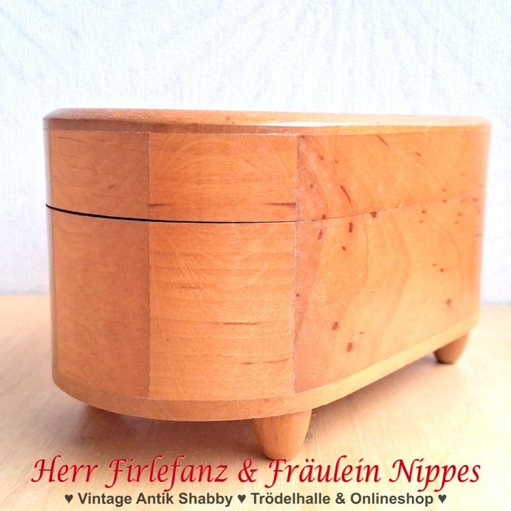 Preview: Kleine Vintage Dose aus hellem Holz (6,5cm hoch)