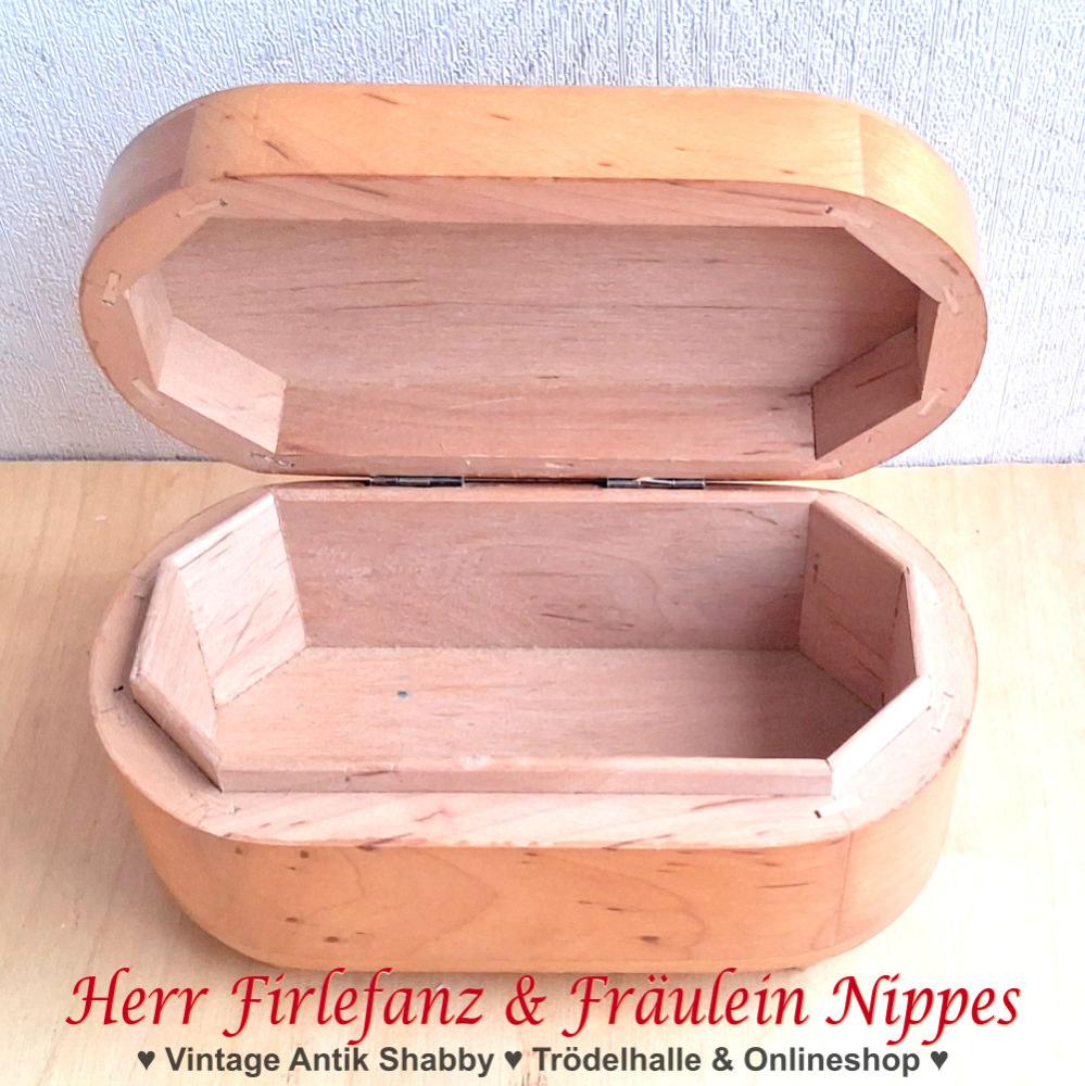Preview: Kleine Vintage Dose aus hellem Holz (6,5cm hoch)