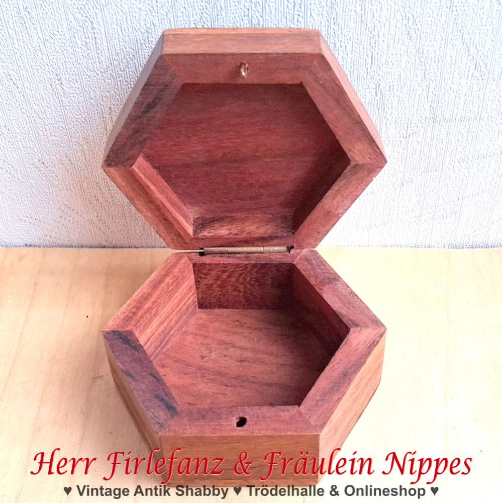 Preview: Kleine Vintage Schmuckdose aus Teakholz (Ø 7cm)