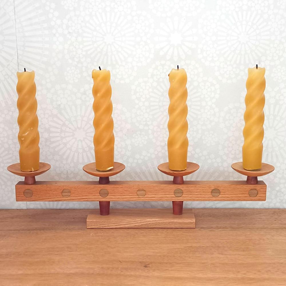 Vintage Kerzenständer aus DDR Zeiten aus hellem und dunklem Holz gefertigt für Stumpenkerzen und Stabkerzen aus den 50er / 60er Jahren