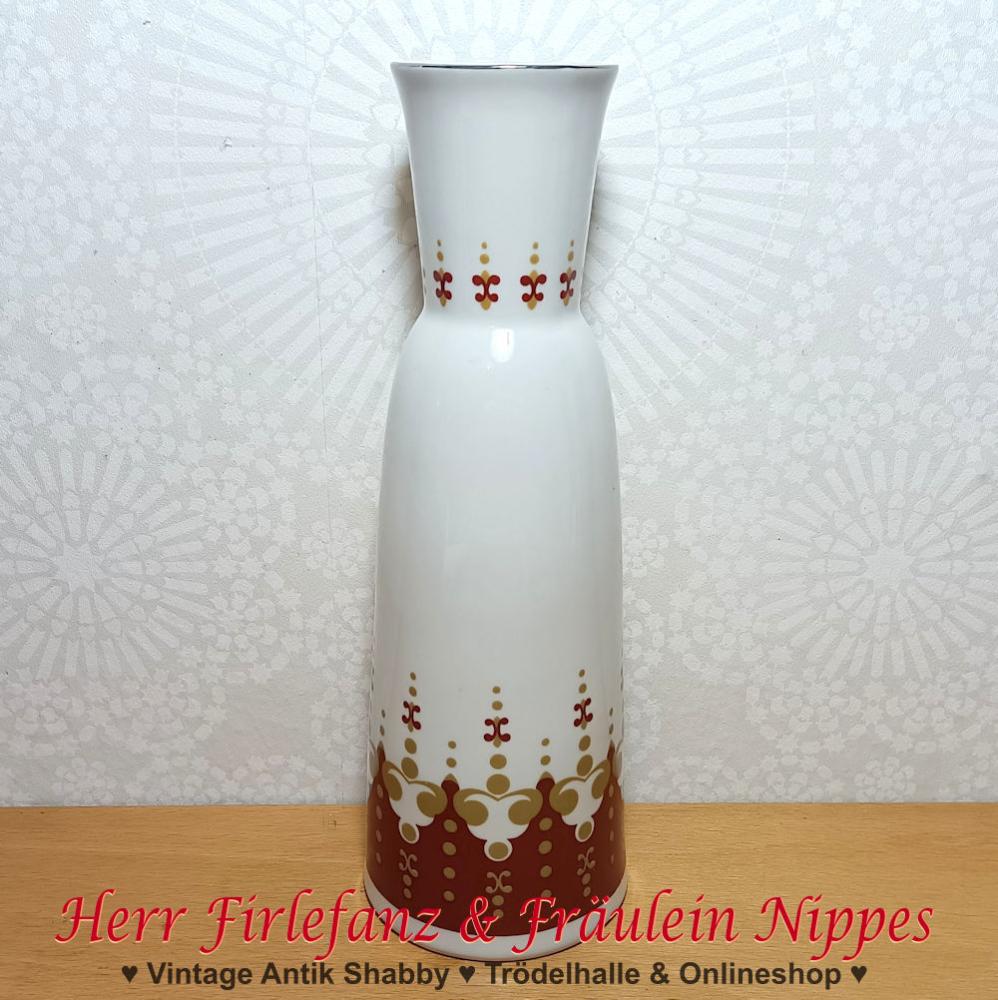 Vintage Vase aus weißem Porzellan mit Dekor in weinrot & gold aus den 70er Jahren (25,5cm, VEB Porzellanmanufaktur Wagner & Apel, DDR)