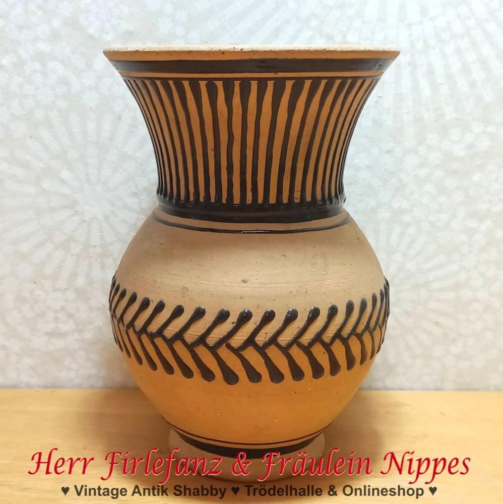 Vintage Vase aus hellbrauner unglasierter Keramik mit dunkelbraun glänzenden Linien aus den 50er  60er Jahren