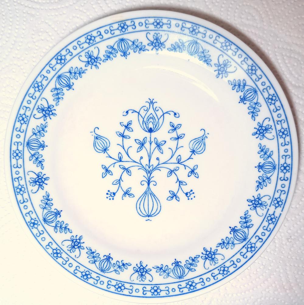 9 Vintage Frühstücksteller mit blauem Dekor