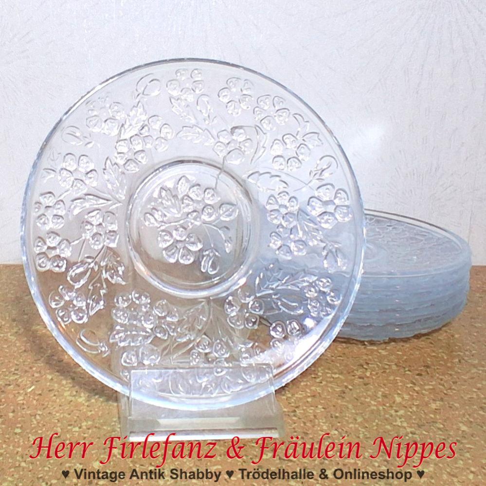 kleine runde Vintage Desserteller aus Glas aus den 70er  80er Jahren der DDR mit großflächigem Blumen Dekor