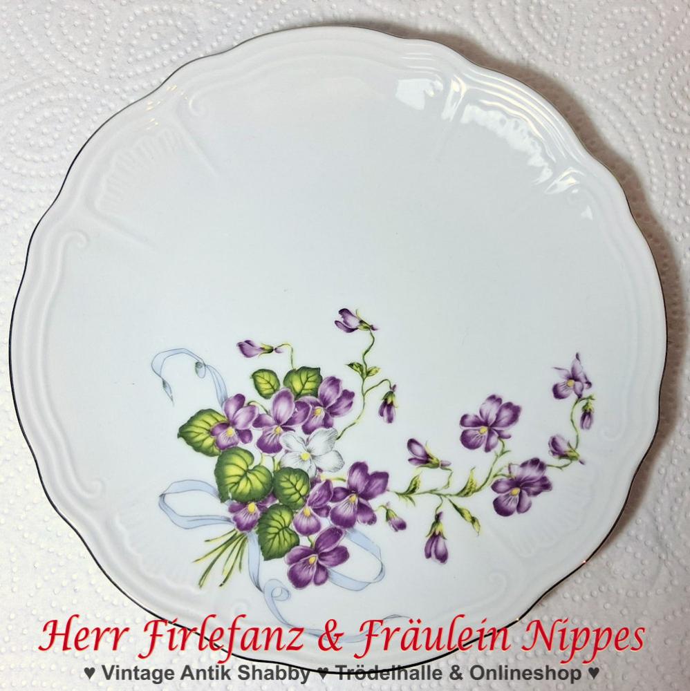 9 Vintage Frühstücksteller mit Blumendekoren