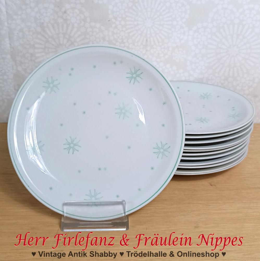 12 weiße Vintage Frühstücksteller mit grünen stilisierten Sternen aus den 50er  60er Jahren (Ilmenau, Henneberg DDR)