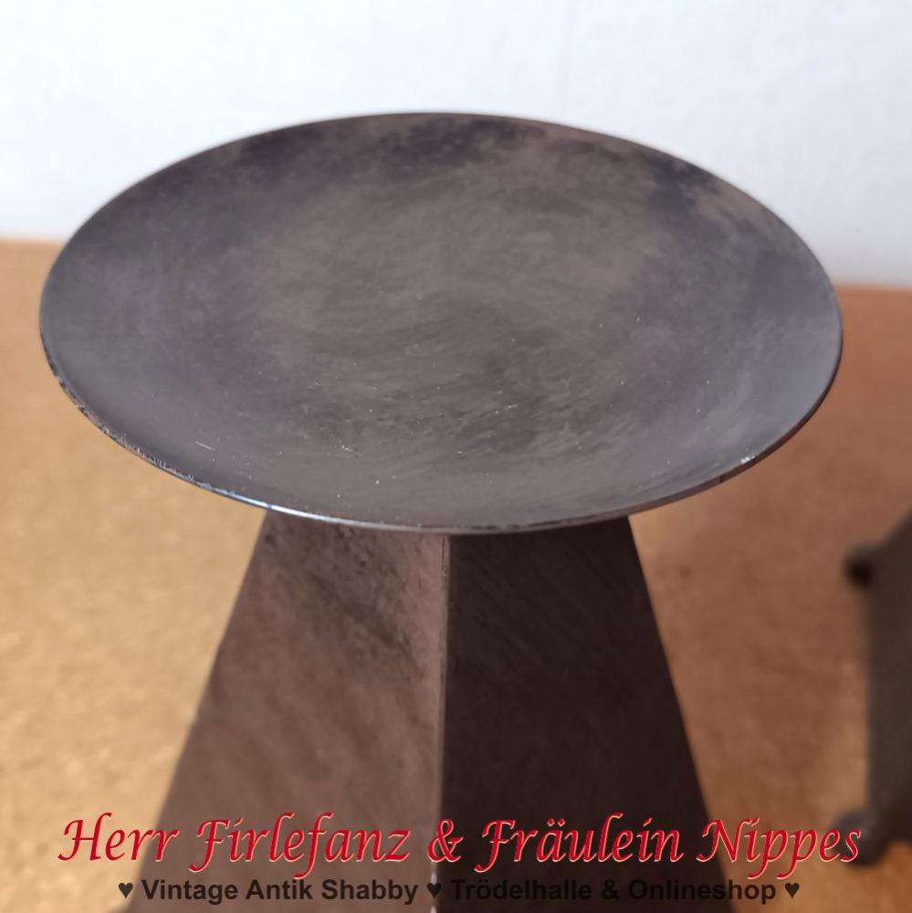 2 Kerzenständer aus Eisen