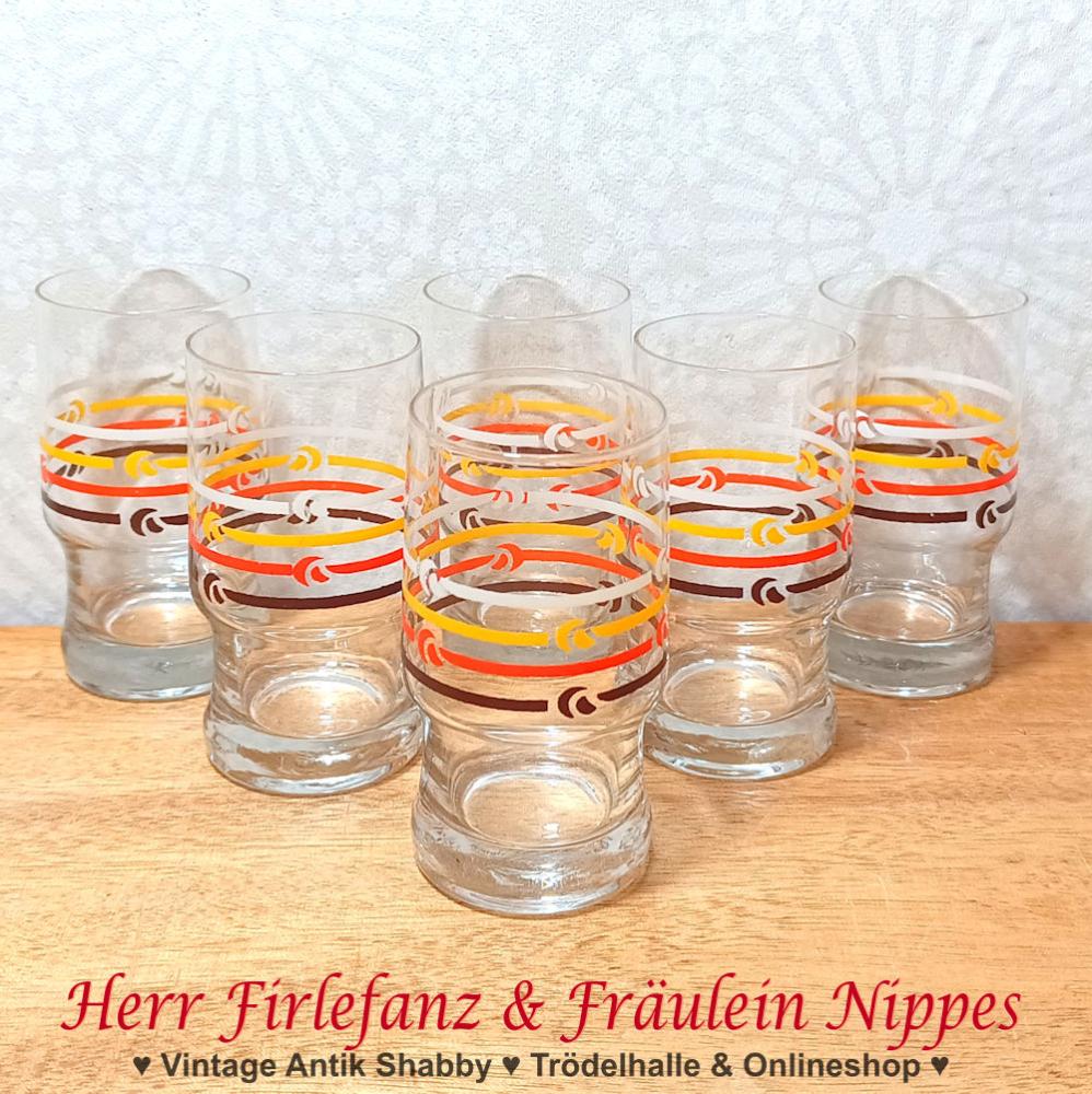 6 kleine Vintage DDR Likörgläser  Schnapsgläser mit Retro Dekor in weiß, gelb, rot und braun aus den 70er Jahren