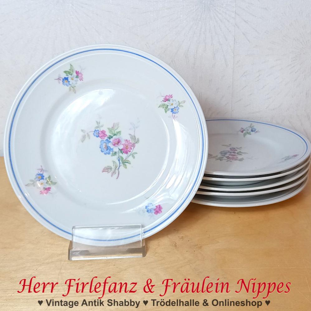 6 kleine weiße Teller für Frühstück und Kuchen aus Porzellan mit bunten Blumen in blau und pink (VEB Triptis DDR)