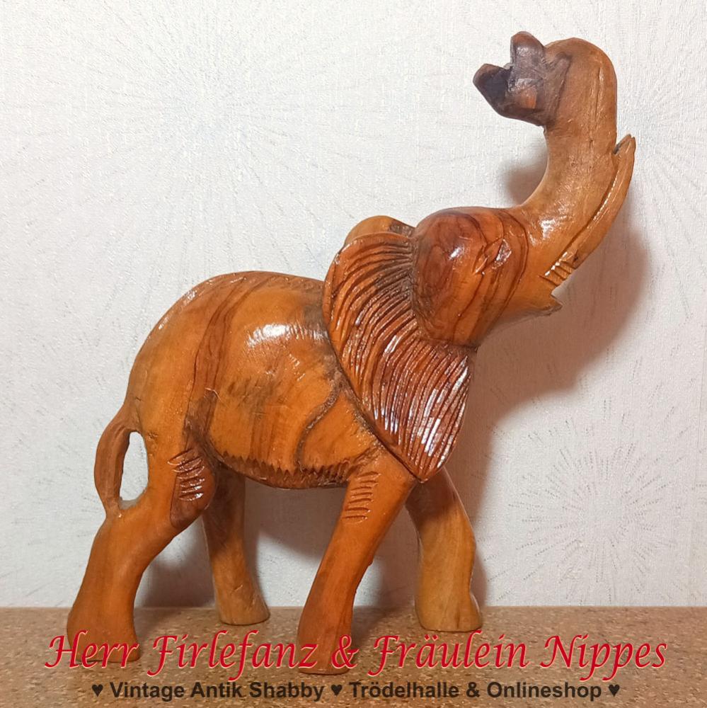 Elefant aus hellem Holz (23,5cm)