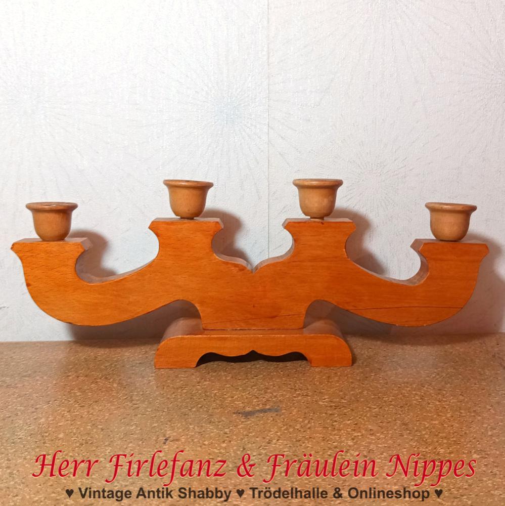 Alter 4 flammiger Vintage Kerzenständer für Advent aus hellem Holz matt lackiert für Stabkerzen aus den 70er Jahren der DDR
