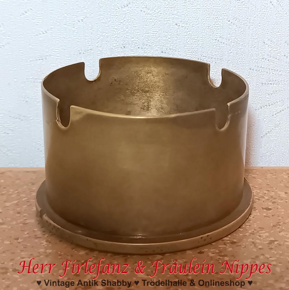 Alter Aschenbecher aus einer 76mm Granate bzw. Munitionshülse aus Messing aus dem 2. Weltkrieg WWII (76MM.M26 C.B.&C.Co 63 1944)