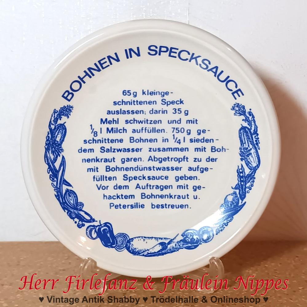 Alter Vintage Keramik Teller mit Rezept Bohnen in Specksauce aus DDR Zeiten (blaue Schrift auf beige) (Ø 19,5cm, Colditz)