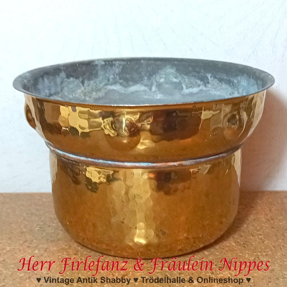 Schwerer alter Vintage Übertopf für Blumentopf aus goldfarbenem Messing innen verzinkt mit Hammerschlag Dekor und runden Auswölbungen