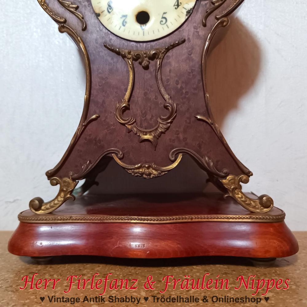 Antike Uhr mit Messing Verzierungen (für Bastler)