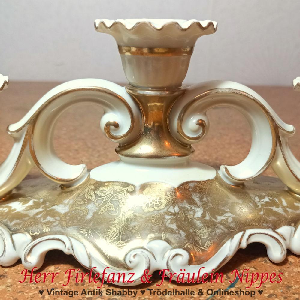 Antiker Kerzenständer aus Porzellan