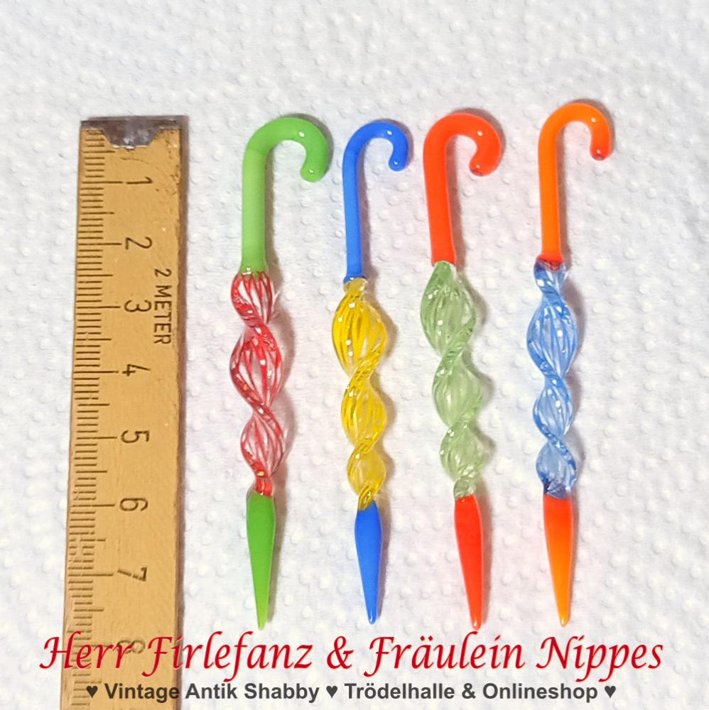 DDR Vintage Pieker / Spieße für Häppchen und Buffet aus Glas in Form eines Regenschirms aus den 50er / 60er Jahren