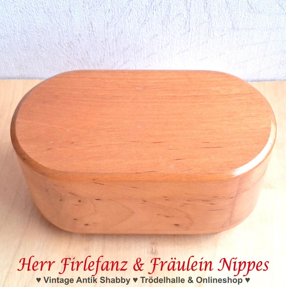 Kleine Vintage Dose aus hellem Holz (6,5cm hoch)