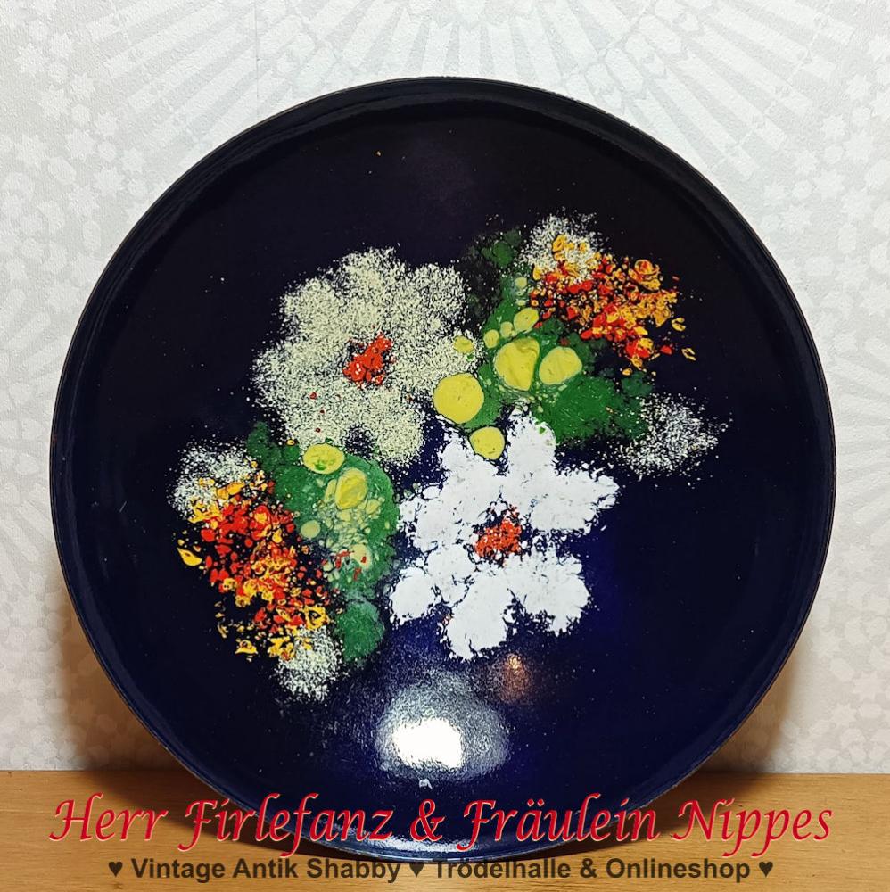 Runde Vintage Emaille Schale in dunkelbkau mit bunten Blumen und Blüten aus den 50er  60er Jahren (DDR)