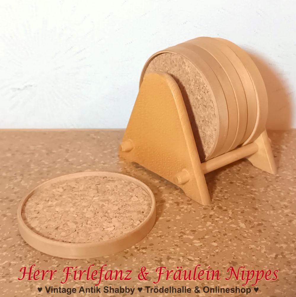 Vintage Untersetzer für Gläser aus hellem Holz und Kork aus den 50er Jahren der DDR inkl. mit Halterung