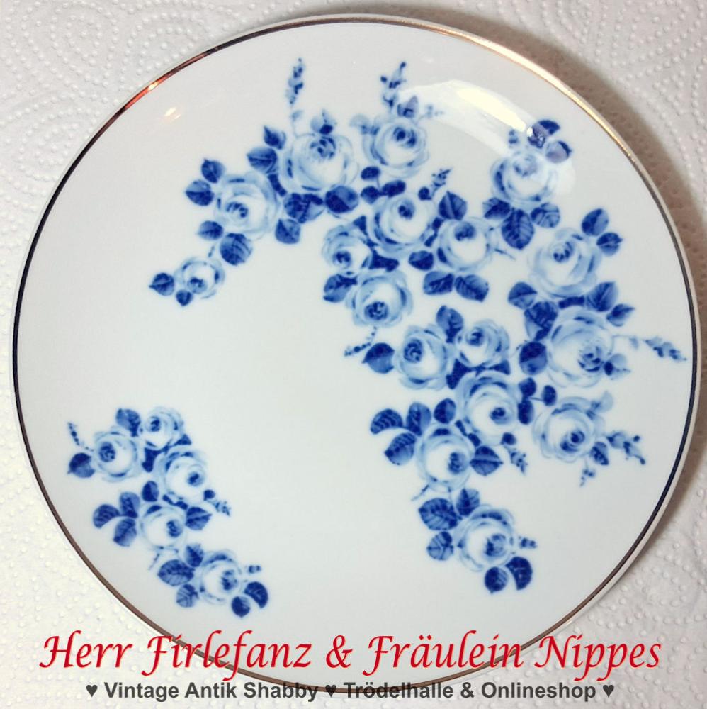 9 Vintage Frühstücksteller mit blauem Dekor