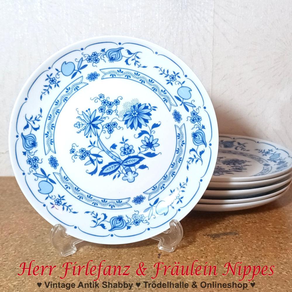 kleine weiße Vintage Kuchenteller aus Porzellan mit blauem Zwiebelmuster aus DDR Zeiten (Graf von Henneberg Porzellan, Ilmenau)