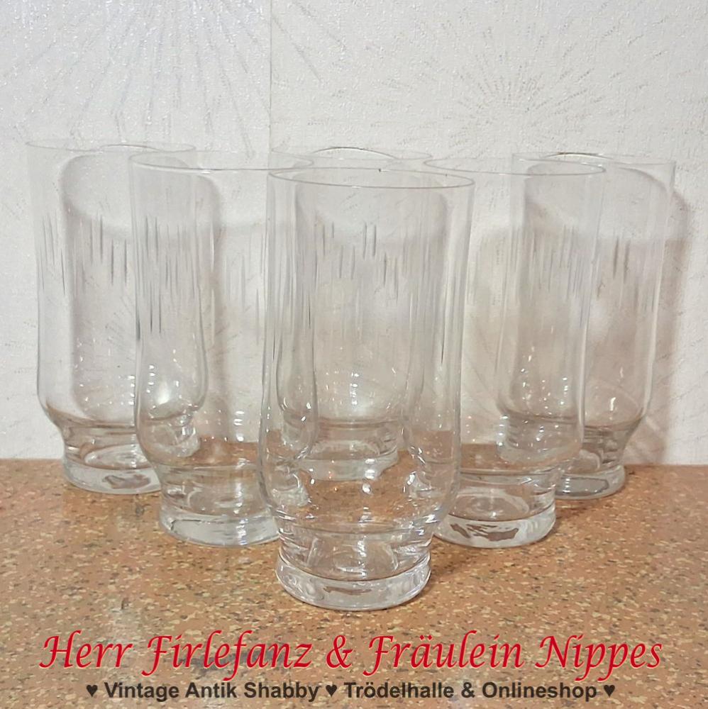 schlichte klasssische Vintage Trinkgläser für Saft, Limo und Wasser mit schlichtem Linien Dekor aus den 50er / 60er Jahren aus der DDR