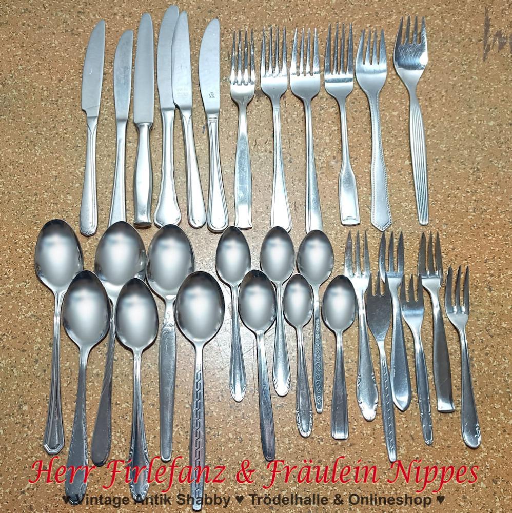 Vintage Besteck Mix für 6 Personen mit je 6 unterschiedlichen Messern, Gabeln, Löffeln, Teelöffeln und Kuchengabeln