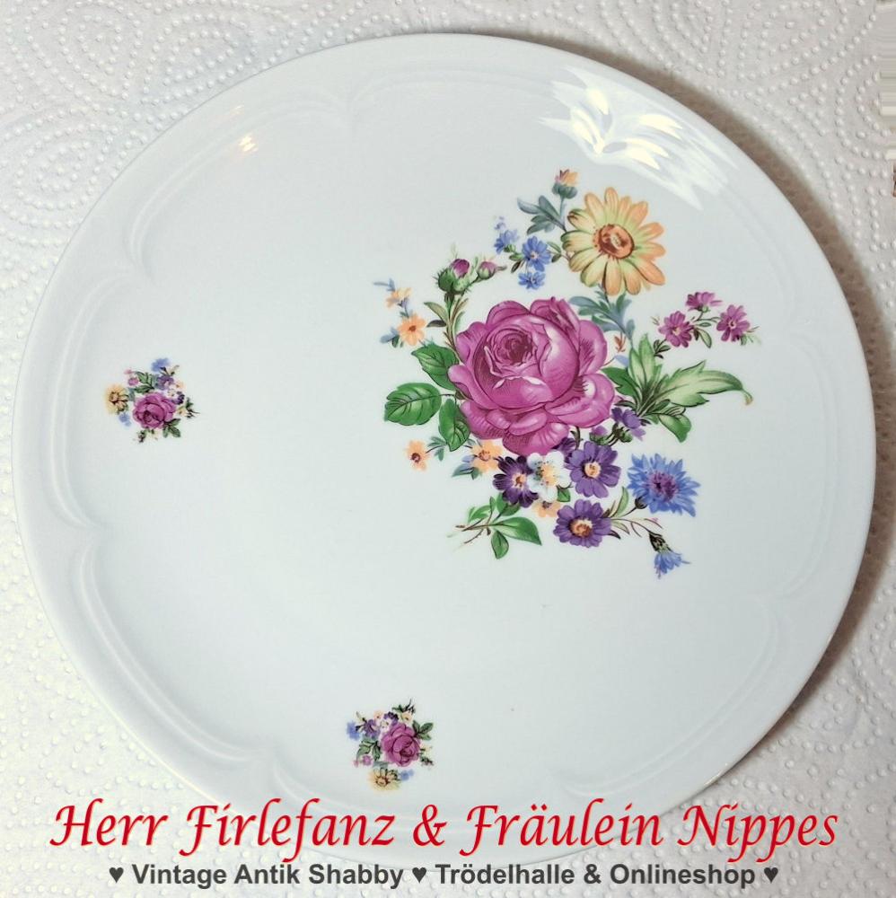 9 Vintage Frühstücksteller mit Blumendekoren