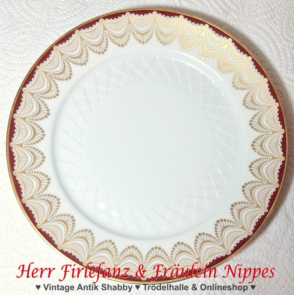 9 Vintage Frühstücksteller mit rotem & rosa Dekor