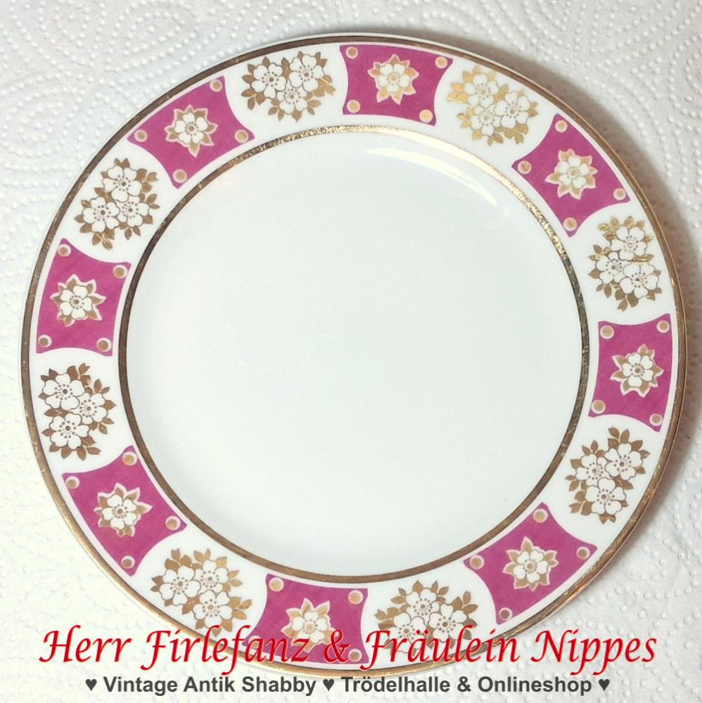 9 Vintage Frühstücksteller mit rotem & rosa Dekor